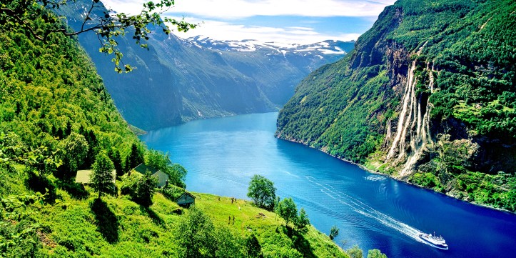 unesco-geirangerfjord-skagefla-waterfall-2-1_6cc6a64a-a204-432e-8753-01ef2080f24e